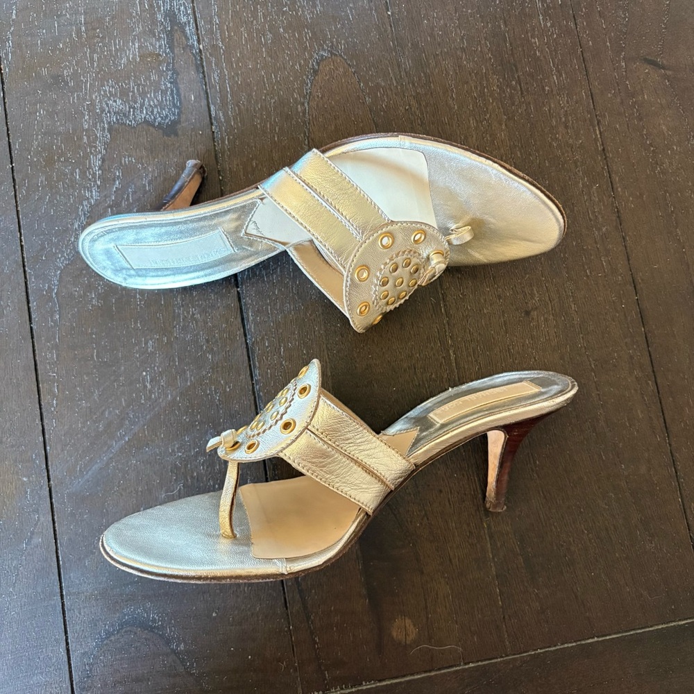 Vintage Michael Kors Gold Leather Medallion Kitten Heel Women’s Sandals Size 6.5